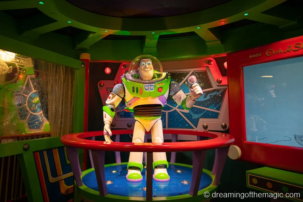 Disney Pixar Toy Story Take Aim Buzz Lightyear Talking Figure 7-inch Tall  Kids 3 Year & Up