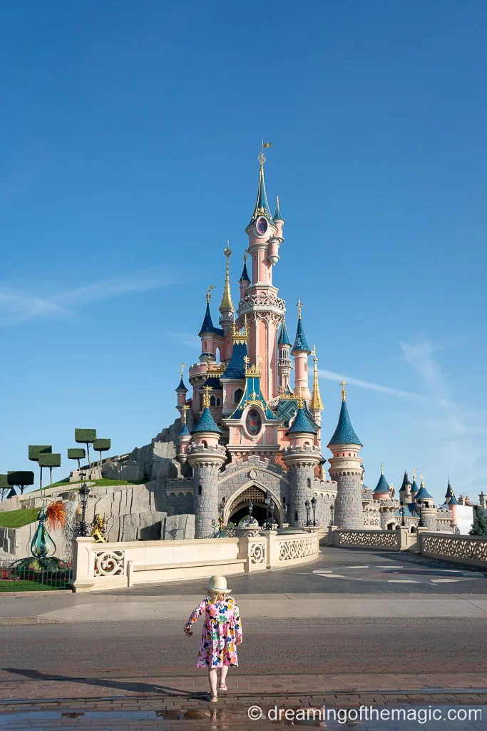 Where to Meet Minnie Mouse at Disneyland Paris