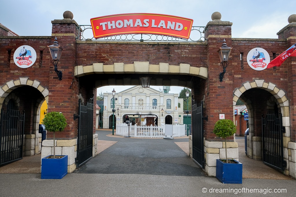 Best Hotels Near Drayton Manor (2023) Dreaming of the Magic
