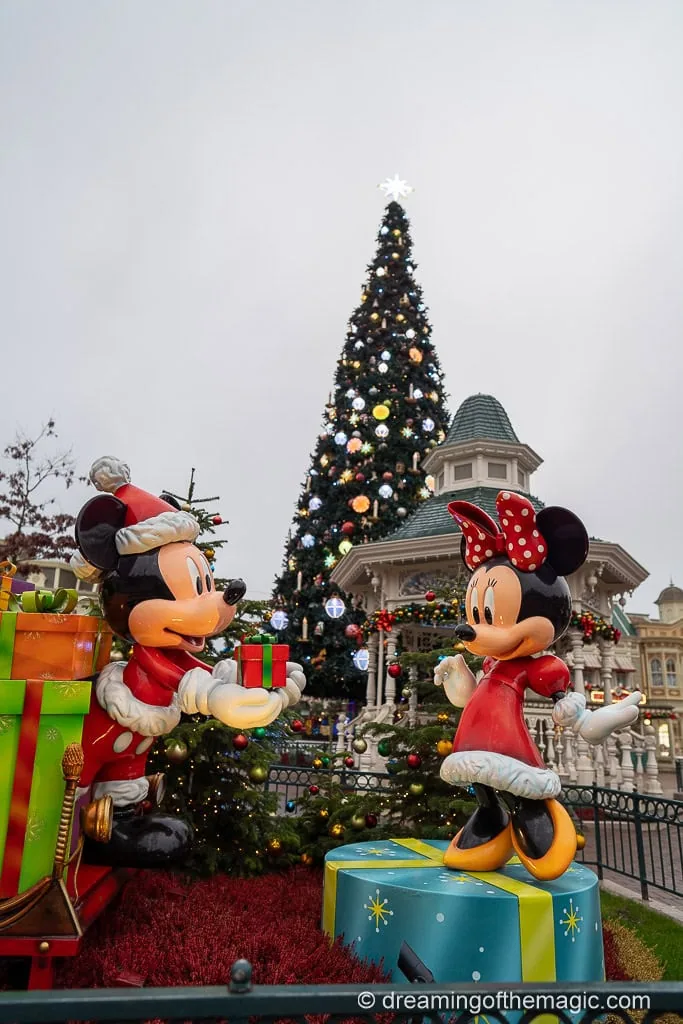 Disneyland Paris Christmas Guide