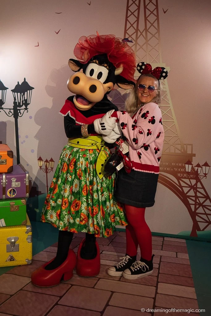 Meeting Clarabelle at Disneyland Paris